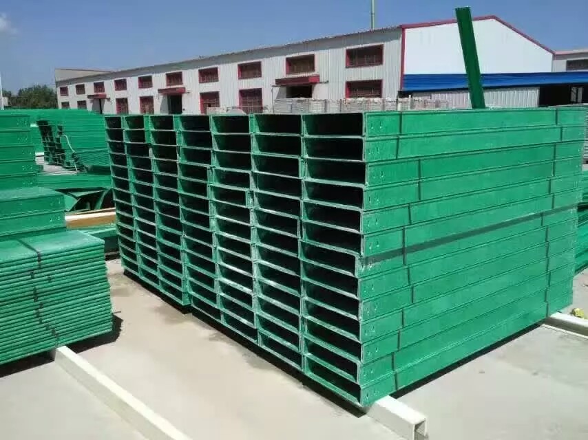 玻璃钢电缆桥架槽式200*100桥架现货6米一根带盖子带连接片带螺_建筑材料栏目_